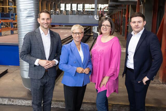 Jürgen Kapeller, Obmann der WKO Linz-Land mit WKOÖ Präsidentin Doris Hummer, Christine Wagner von Alfred Wagner Stahl-Technik und Zuschnitt GmbH und Daniel Höller, CEO von Pflaum & Söhne Bausysteme GmbH. | Foto: WKO Linz-Land