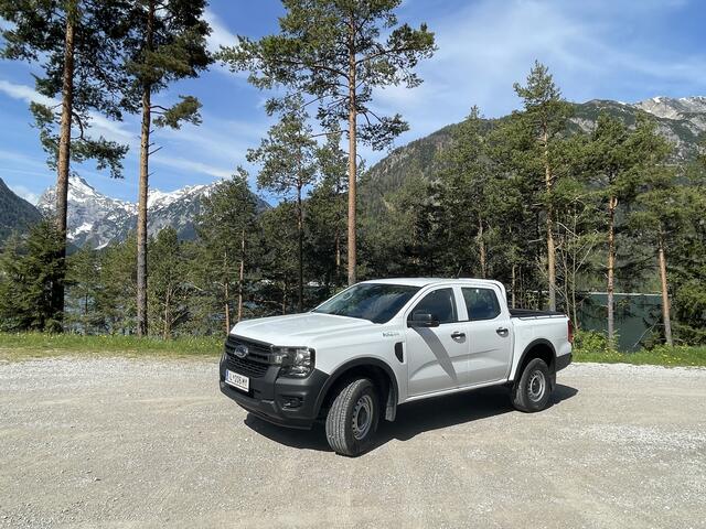 Mit seinem markanten Design, der konstruktiv verankerten Robustheit und zahlreichen smarten Detail-Lösungen empfiehlt sich der Ford Ranger als idealer Allrounder für alle, die in ihrem Beruf oder in der Freizeit auch mal die Grenzen befestigter Straßen überwinden wollen oder müssen. | Foto: Karl Künstner