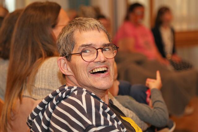 So sieht Lebensfreude unter Freunden aus. Beim Fest der Begegnung war sie allenorts spürbar. | Foto: Eckhart Herbe