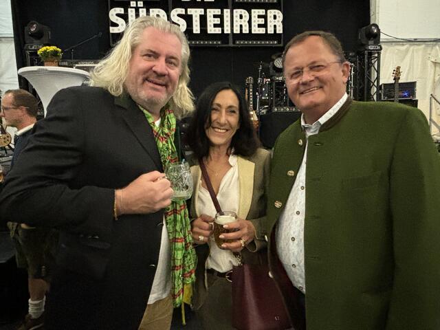 Kurt und Barbara Stessl mit Alois Köhrer (v.r.) | Foto: MeinBezirk/Fischer/Gady