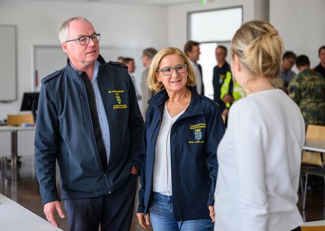 LH Stellvertreter Stepahn Pernkopf und LH Johanna Mikl-Leitner. | Foto: NLK Burchhart