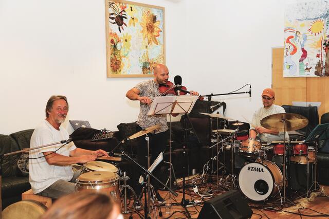 Auf eine exotische Reise rund um die Welt entführte die Band Garuda. | Foto: Eckhart Herbe