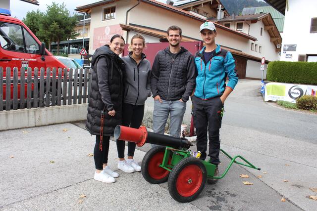 Die Jungschützen mit der Startschuss-Kanone