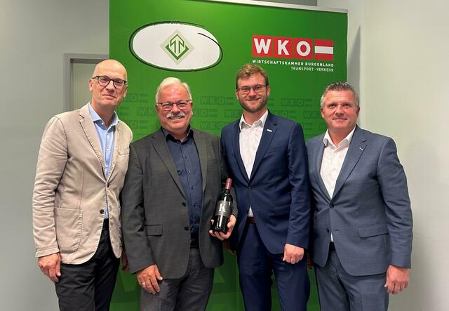 Die Tagungsgäste Paul Blachnik und KommR Erwin Leitner (beide Wirtschaftskammer Österreich), Hubert Bleich (Fachgruppenobmann) und Bernhard Dillhof (Fachgruppengeschäftsführer) | Foto: WKB