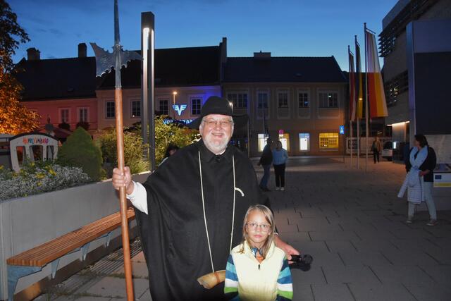 Manfred Hartl mit "Glühwürmchen" Leonie | Foto: Müller