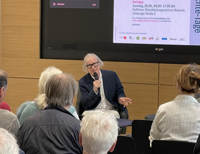 Arin Thurnher erzählt von seinen Erfahrungen im Widerstand gegen große Medien  | Foto: Josef Goldhofer