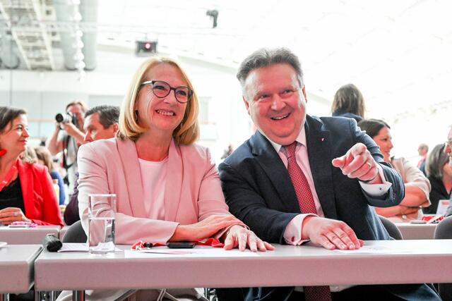 Spitzenkandidatin Doris Bures und Bürgermeister Michael Ludwig dürfen sich freuen: In Wien liegt die SPÖ deutlich auf Platz 1, dahinter landen FPÖ und ÖVP. (Archivbild) | Foto: Harald Dostal / picturedesk.com