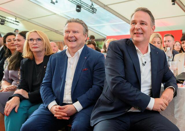 Auf Bundesebene am dritten Platz, in Wien an der Spitze: die SPÖ mit Landesspitzenkanidatin Doris Bures,  Bürgermeister Michael Ludwig und Parteiobmann Andi Babler. | Foto:  Martin Juen / SEPA.Media / picturedesk.com