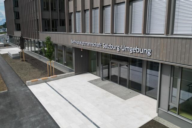 Nationalratswahl 2024, Bezirk Salzburg-Umgebung.   Bild: Die neue Bezirkshauptmannschaft Salzburg-Umgebung in Seekirchen  | Foto: Land Salzburg/Franz Schwaighofer