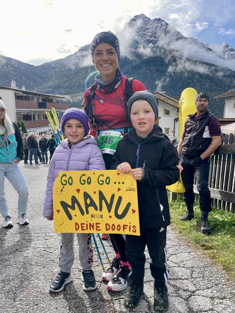 Stubaier Lokalmatadorin Manuela Zerinschek war mit eigenem Fanclub am Start.  | Foto: Mair