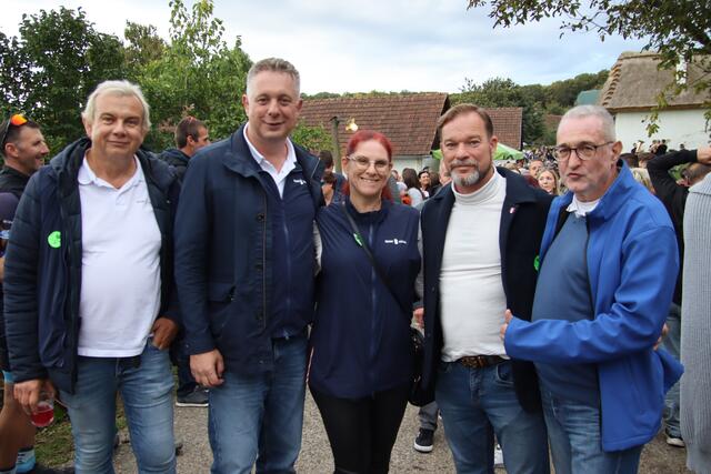 Stark vertreten war die FPÖ mit ihrem Landesparteivorsitzenden Alexander Petschnig (Mitte) sowie den Wahlkandidaten Josef Fürbass, Michael Gmeindl und Rudolf Smolej (von links). | Foto: Martin Wurglits