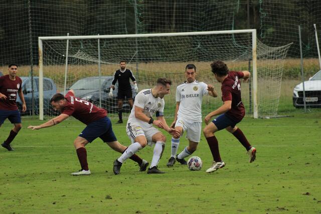 Das Meisterschaftsspiel des SV Welgersdorf gegen den USC Oberschützen gestaltete sich über 95. Spielminuten extrem spannend. | Foto: Angelina Kaiser