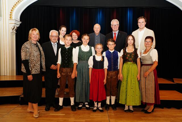 Zahlreiche Ehrengäste feierten mit den Spatzen. | Foto: Gumpoldskirchner Spatzen