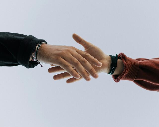 Einen Nachfolger oder eine Nachfolgerin für den eigenen Betrieb zu finden – vielleicht sogar in der eigenen Familie –, ist von enormer Bedeutung. | Foto: Austin Kehmeier / Unsplash