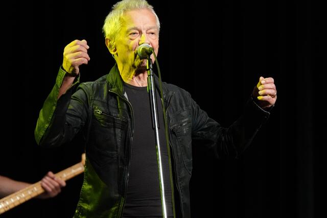 Trotz seines Alters hat der Rockmusiker nichts an seiner Energie und Stimme eingebüßt und überzeugte auf ganzer Linie. | Foto: Michael Blinzer