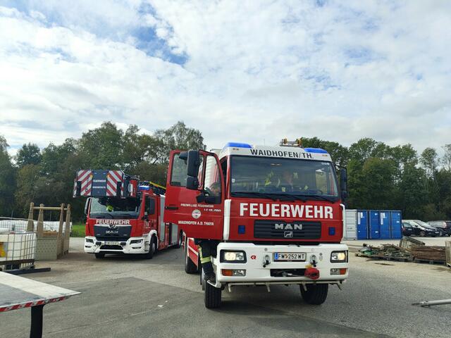 Die Feuerwehrkräfte am Einsatzort | Foto: FF Waidhofen/Thaya