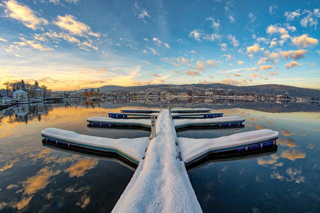 Obwohl der Wörthersee seit Jahren nicht mehr zufriert, findet man im Winter kaum Boote an den Landungsstegen. | Foto: stock.adobe.com/comofoto