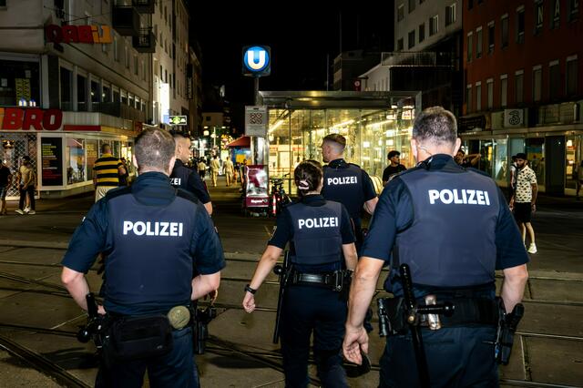 Die Waffenverbotszone um den Reumannplatz in Favoriten wurde bis 2. Jänner 2025 verlängert. | Foto: LPD Wien