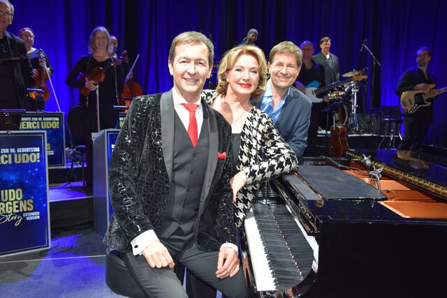 Das brillante Duo Benesch (Mitte) und Parker (li.) sorgte unter der Regie von Erich Furrer (re.) für einen mitreißenden Abend. | Foto: Patricia Hillinger/MeinBezirk