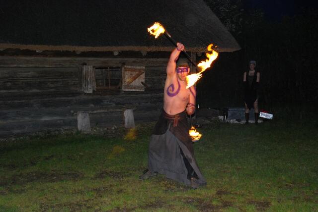 Die Feuershow um 20:30 Uhr als Highlight des Abends. | Foto: Keltendorf Mitterkirchen