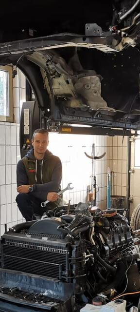 Daniel Temper wurde bereits im zarten Alter von zwölf Jahren vom Oldtimer-Fieber gepackt.  | Foto: KFZ Meisterbetrieb Temper