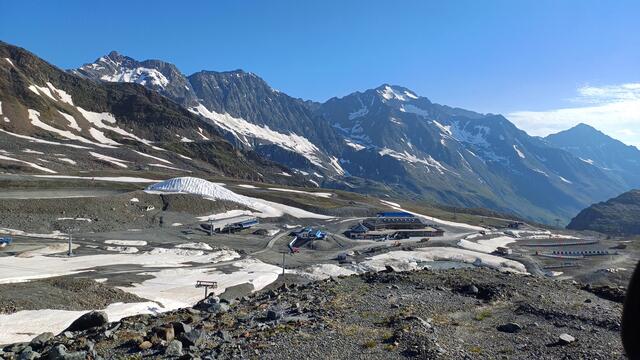 im Sommer gleichen die Gletschergebiete eher einer Mondlandschaft | Foto: Tiroler Bergwacht - Einsatzstelle Stubai