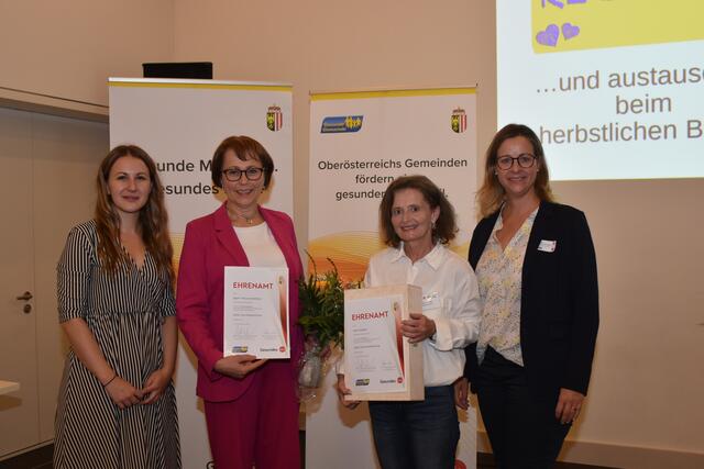 Martina Willeitner (Regionalbetreuung der Gesunde Gemeinden Steyr Land), Bgm. Maria Achathaler, Irene Haidler und Barbara Roithner (Abt. Gesundheit, Land OÖ) (v. li.). | Foto: Johannes Haidler