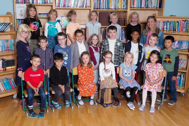 Die 1C der Volksschule Gablitz mit Lehrerin Nadine Zaiser. | Foto: Nadine Zaiser