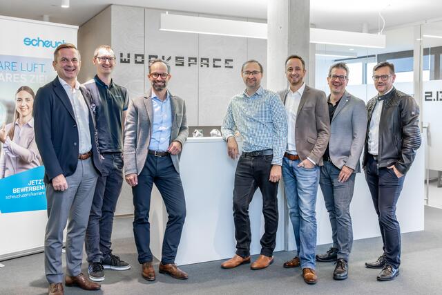Heinz Autischer, Gerold Probst, Stefan Scheuch, Thomas Lachmair, Andreas Berger, Stefan Hötzinger, Thomas Rainer bei der Eröffnung des Büros in Wels. | Foto: Scheuch