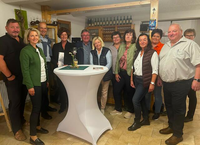 Josef Kohzina, Doris Kellner, Michael Staribacher, Heidi Winna, Fredi und Brigitte Ertl, Gabi Ullmann, Christine Kohzina, Manuela Bayler, Martina Galler, Werner Bayler, Andrea Hugl.
 | Foto: zVg