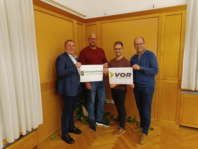 Vbgm. Andreas Kager, Mobilitätsbeauftragter Christoph Dorner, Umweltgemeinderat David Frühstück und Bgm. Thomas Heissenberger. | Foto: Marktgemeinde Hochneukirchen-Gschaidt