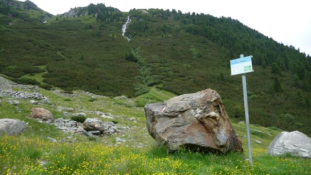 Standort der alten Hinweistafel neben einem markanten Felsblock | Foto: Tiroler Bergwacht - Einsatzstelle Stubai