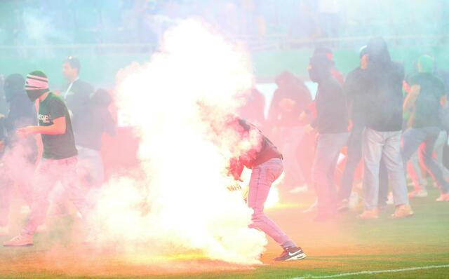 Fan-Ausschreitungen hatten Rapids 2:1-Heimsieg beim 343. Wiener Derby am 22. September überschattet. | Foto: Thomas Pichler / SEPA.Media / picturedesk.com