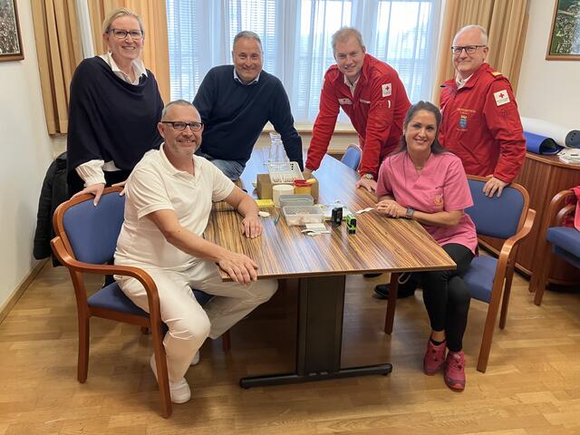 Vbgm. Manuela Dundler-Strasser, Dr. Bernhard Jonas, Michael Cech, Wolfgang Uhrmann, Raffaela Staudinger, Heinz Preiß | Foto: Marktgemeinde Gablitz