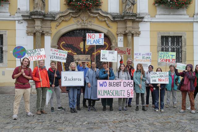 Stockerau for Future setzt sich für eine wirksame Klimaschutzpolitik und eine sozial gerechte Energie- und Mobilitätswende sowie die Minimierung weiterer Bodenversiegelung ein. | Foto: Regionalgruppe Stockerau von Fridays for Future