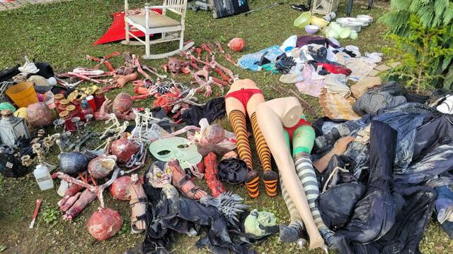Das Hochwasser bringt so manche "Leichen im Keller" zu Tage. Leider haben viele Menschen wertvollen Besitz verloren. | Foto: Kramer