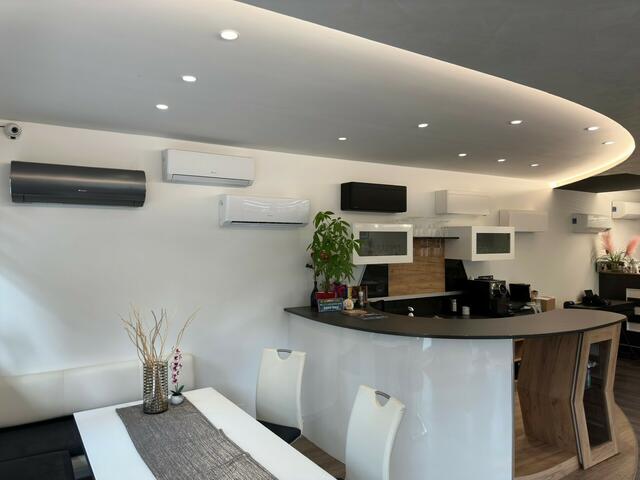 Im Ausstellungsraum von „Klima Michi“ in St. Niklas können sich Kunden von der Vielfalt der heutigen Klimaanlagen überzeugen. | Foto: Klima Michi