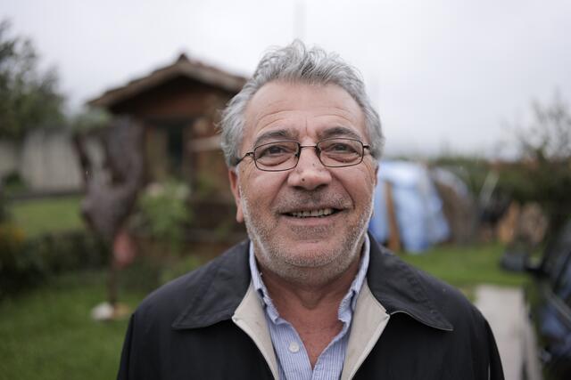 Haydar Celik, türkischstämmiger Künstler, fühlt sich in Enzenreith herzlich willkommen. | Foto: Santrucek