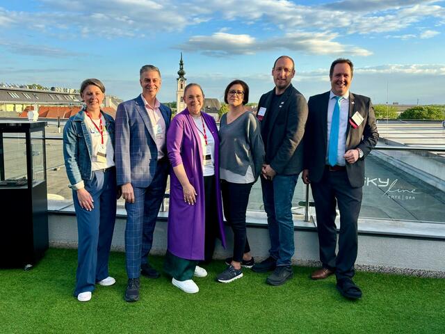 Das neue und ehemalige Führungsteam von BNI Primus Tulln: Martina Wienberg, Michael Mader, Claudia Friesinger und Nicole Sallfert, Markus Rutzky, Daniel Delivuk. | Foto: BNI Tulln