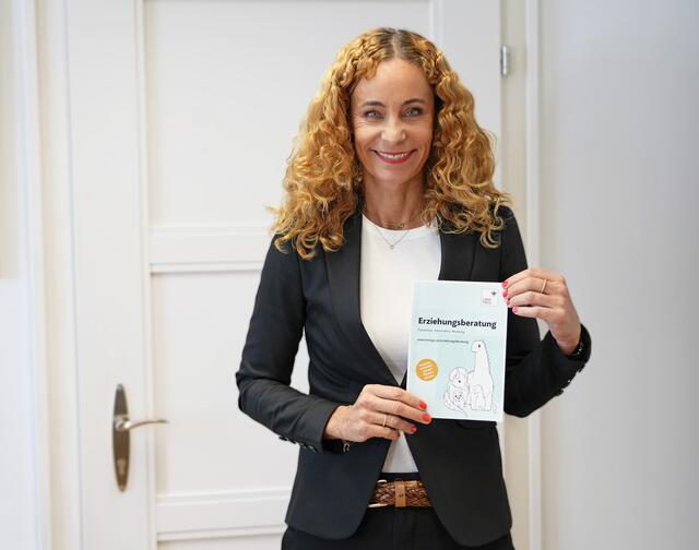 „Ich lade alle Eltern ein, dieses kostenlose Angebot zu nutzen und mit den Expertinnen und Experten der Erziehungsberatungsstellen in den Austausch zu treten“, sagt Landesrätin Eva Pawlata. | Foto: © Land Tirol/Dorfmann