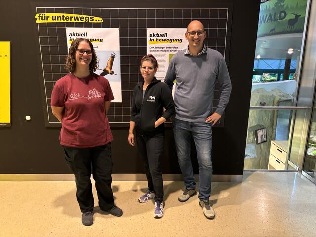 Victoria Bischof (Tierschutzverein St. Pölten), Marlene Zechel (Tierpflegerin im Museum Niederösterreich) und Ronald Lintner (wissenschaftlicher Leiter Museum NÖ) | Foto: Tanja Handlfinger