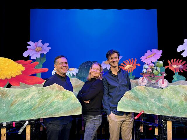 Paul Kossatz, Andrea Gergely und Andreas Moritz ziehen die Strippen im Figurentheater. | Foto: Kriechbaum/MeinBezirk
