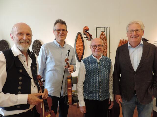 Wolfgang Marschall und die Geigenmusi Burgstaller. | Foto: Marschall
