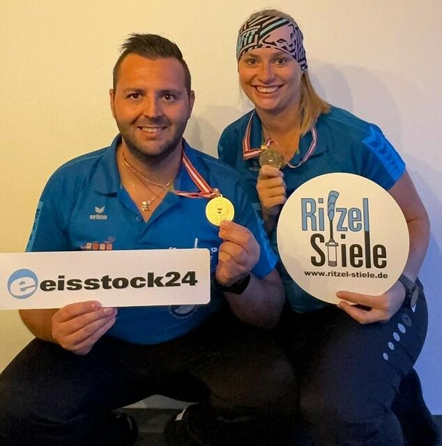 Bei den österreichischen Meisterschaften sicherten sich Selina und Mathias zusammen mit dem Team Tirol die Goldmedaille | Foto: SCB