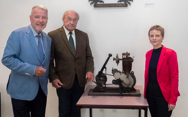 Bürgermeister Klaus Schneeberger, Hans Markowitsch und Museums-Leiterin Julia Schlager. | Foto: Stadt Wiener Neustadt/Maurer