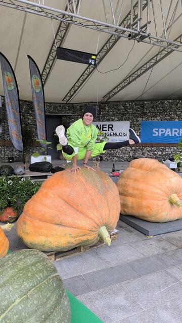 Quatsch Gärtner on tour beim Riesenkürbiswiegen. | Foto: Kittenberger Erlebnisgärten