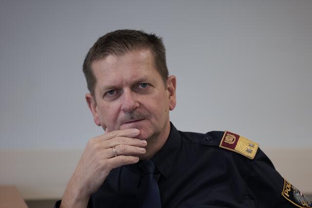 Bezirkspolizeikommandant Johann Neumüller kennt den Nachbarschaftskonflikt, der seit Jahren gärt. | Foto: Santrucek