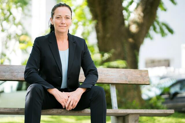 Die Polizistin und FPÖ-Gemeinderätin in Wals-Siezenheim Elisabeth Heiß freut sich über das Wahlergebnis bei der Nationalratswahl 2024. | Foto: FPÖ Salzburg