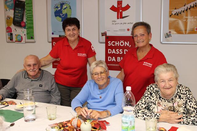 Das Team vom "Club Miteinander" freut sich jeden Monat über den Besuch aus der Umgebung. | Foto: Anika Paul