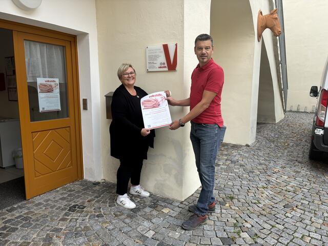 Ilse Lenk (Regionalleitung Mostviertel Volkshilfe) und Bürgermeister Thomas Vasku | Foto: Marktgemeinde Loosdorf